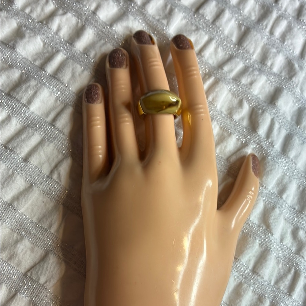 Vintage Elegant Gold with cats eyes stone Women's Ring, Trifari, sz 5-1/2